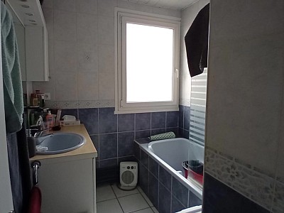 APPARTEMENT T5 A LOUER - MONTBRISON - 675 € charges comprises par mois