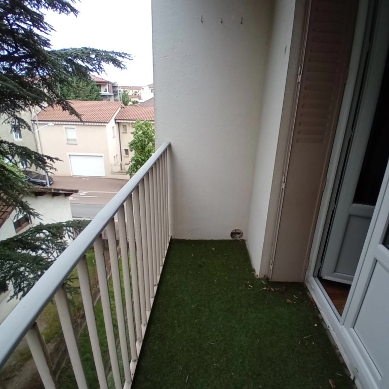 APPARTEMENT T5 A LOUER - MONTBRISON - 675 &euro; charges comprises par mois