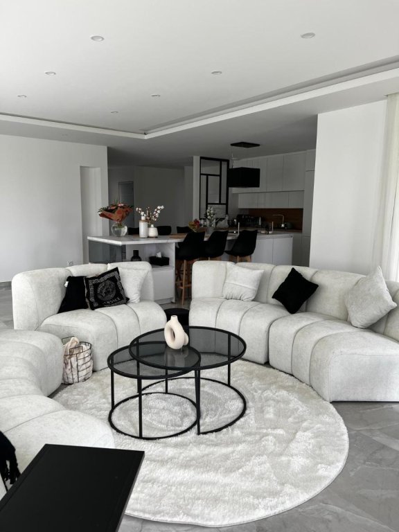 VILLA A VENDRE - POUILLY LES FEURS - 145 m2 - 390 000 &euro;