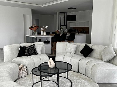 VILLA A VENDRE - POUILLY LES FEURS - 145 m2 - 390 000 €