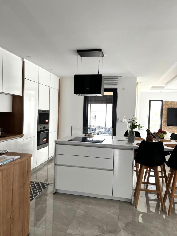 VILLA A VENDRE - POUILLY LES FEURS - 145 m2 - 390 000 &euro;