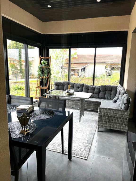 VILLA A VENDRE - POUILLY LES FEURS - 145 m2 - 390 000 &euro;