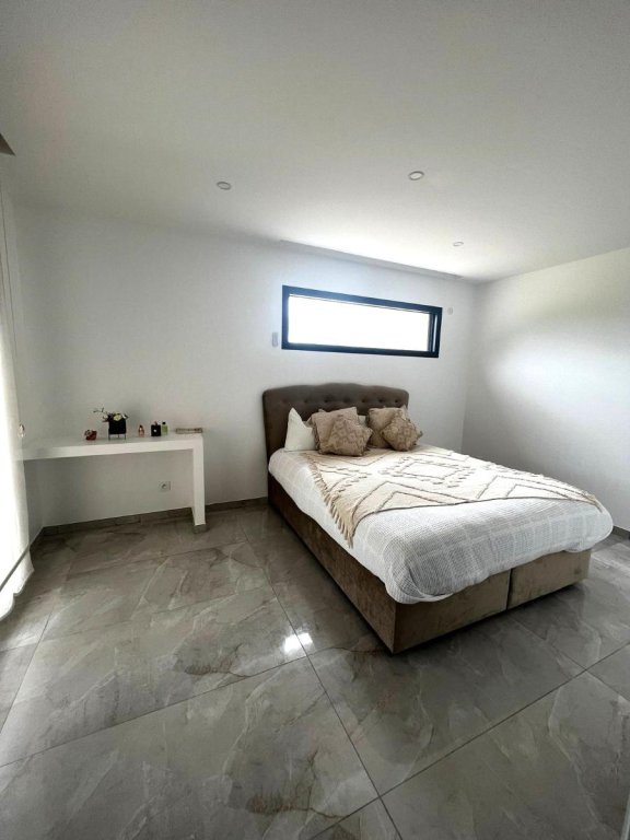 VILLA A VENDRE - POUILLY LES FEURS - 145 m2 - 390 000 &euro;