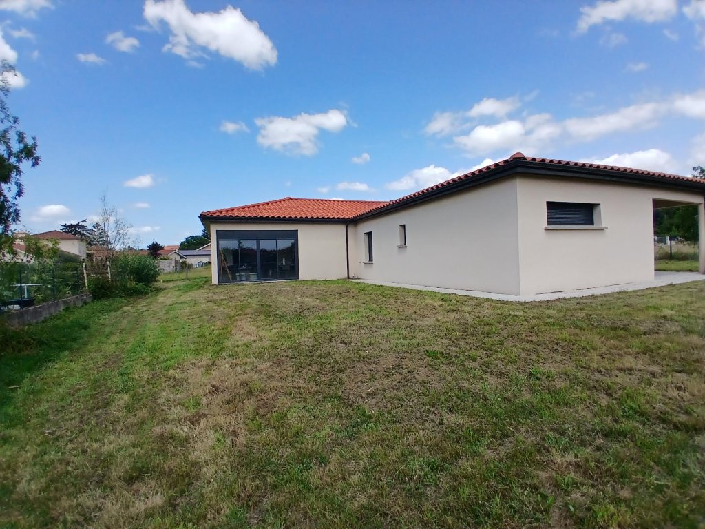 VILLA A VENDRE - POUILLY LES FEURS - 145 m2 - 390 000 &euro;