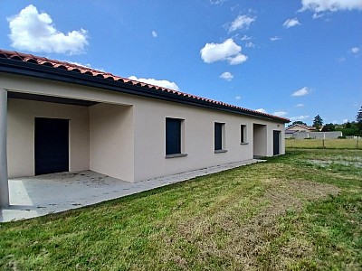VILLA A VENDRE - POUILLY LES FEURS - 145 m2 - 390 000 €
