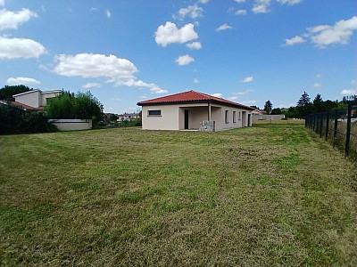 VILLA A VENDRE - POUILLY LES FEURS - 145 m2 - 390 000 €