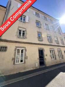 Immeuble vide en Vente à Montbrison / 392m2